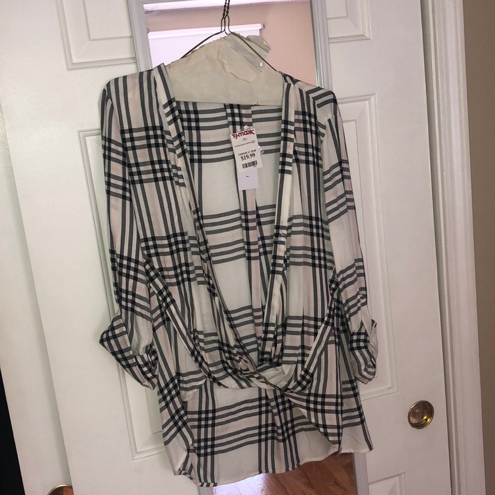 Plaid long-sleeve flannel with tie in front